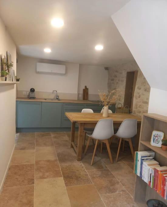 Le Clos Du Rempart - 2 A 4 Pers. Saint-Restitut 외부 사진