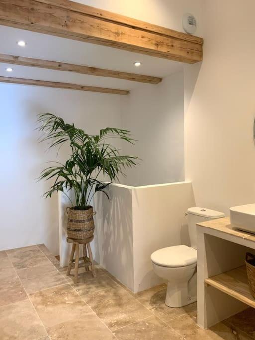 Le Clos Du Rempart - 2 A 4 Pers. Saint-Restitut 외부 사진